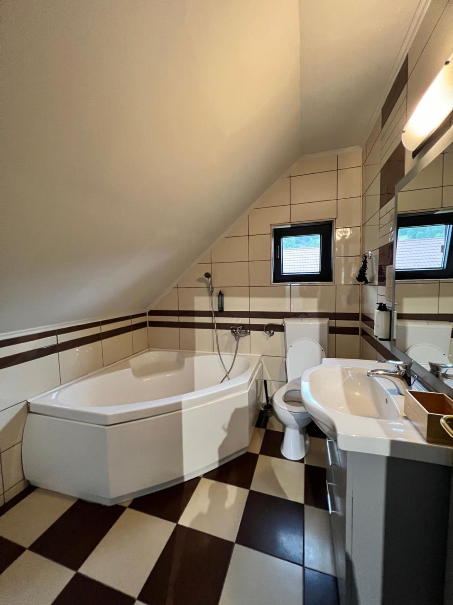 Garden Retreat (Adults Only) Hotel Bran  Buitenkant foto