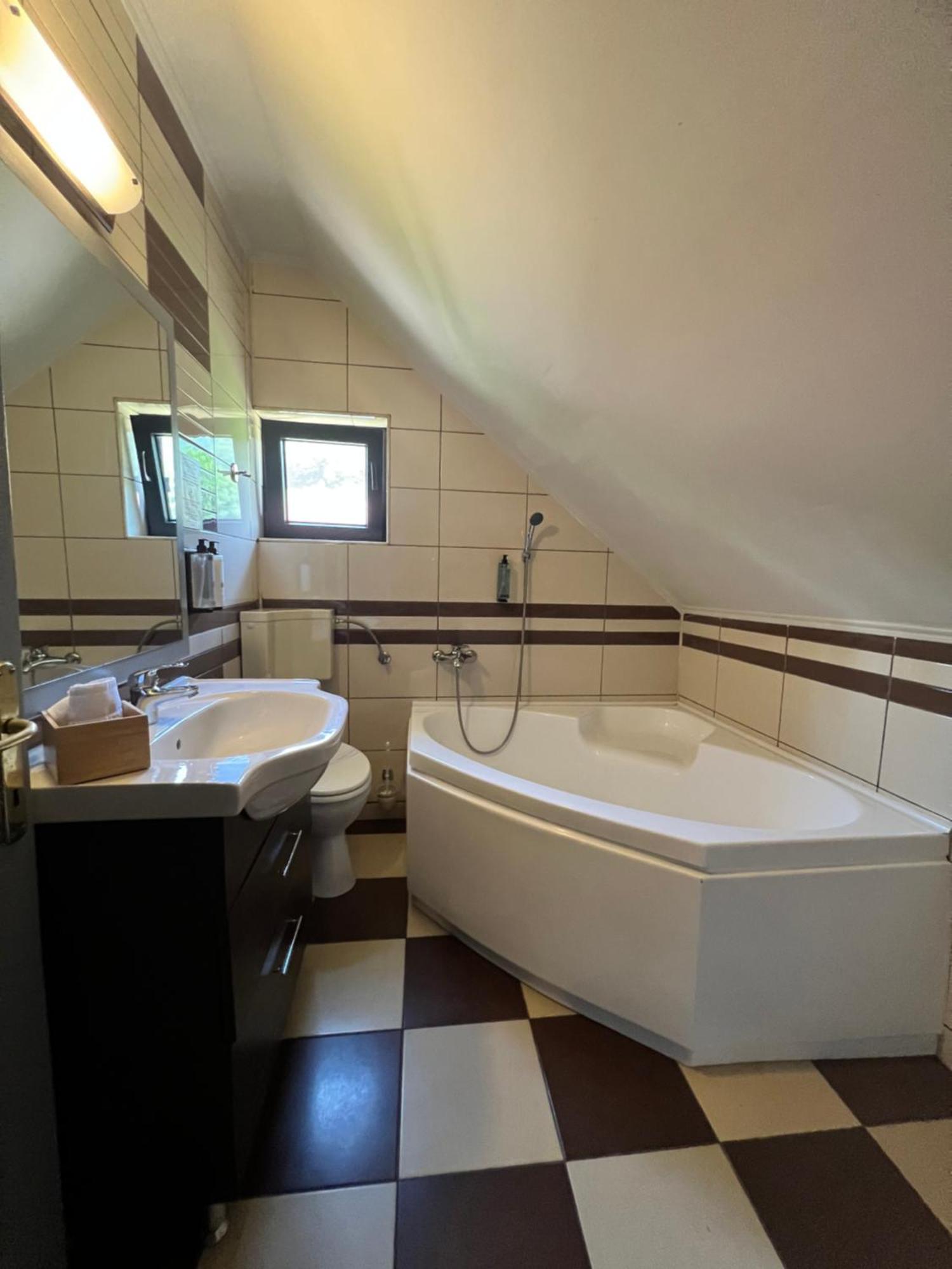 Garden Retreat (Adults Only) Hotel Bran  Buitenkant foto